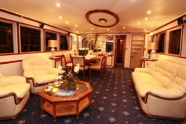 Yacht SOUTHERN CROSS II, Lloyds Ships Holdings | CHARTERWORLD Luxury ...